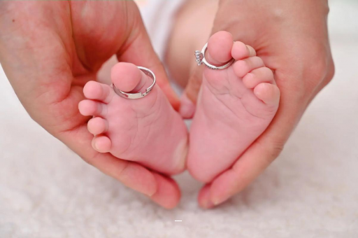 招远宝宝挤眼睛是怎么回事 招远宝宝挤眼睛是怎么回事